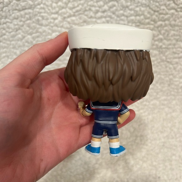 Funko POP! #803 Stranger Things Steve with Ice cream Scoops Ahoy - Picture 5 of 9
